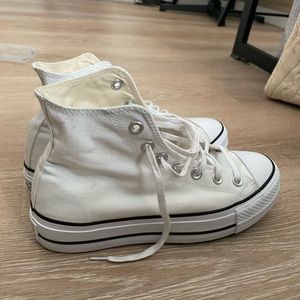 WHITE HIGH TOP LIFT CONVERSE SIZE 8